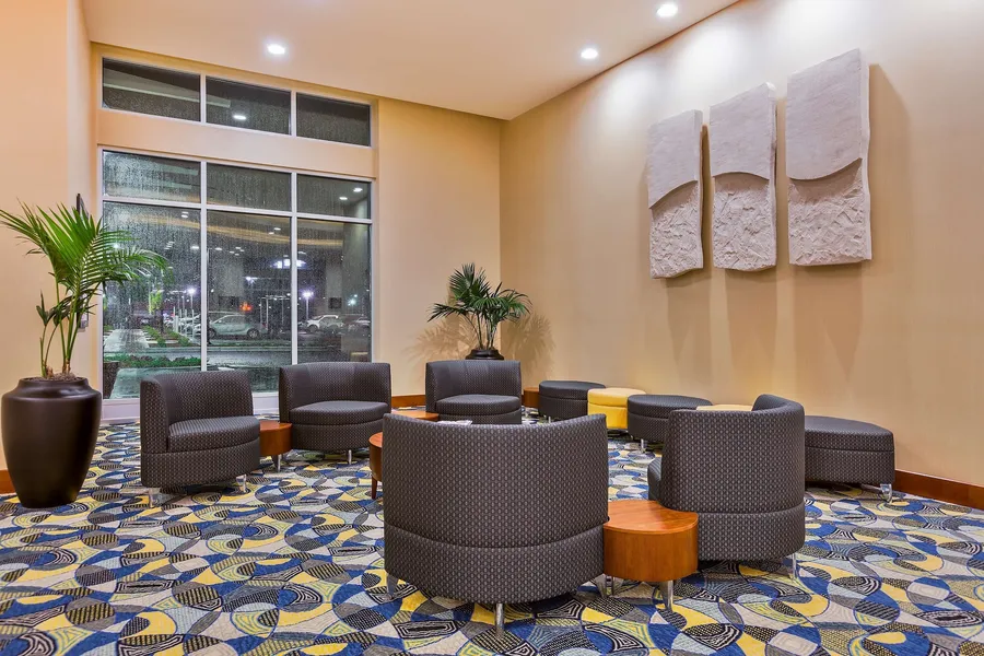 Hampton Inn & Suites Downtown Owensboro/Waterfront hotel detail image 2