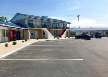 Horse Cave Motel hotel thumbnail 3