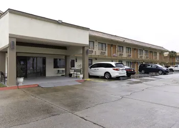 OYO Hotel Lake Charles Hwy 10 hotel thumbnail 3