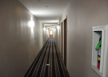 Paradise Inn & Suites hotel thumbnail 4