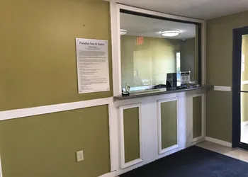 Paradise Inn & Suites hotel thumbnail 5
