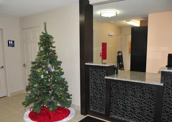 Paradise Inn & Suites hotel thumbnail 6