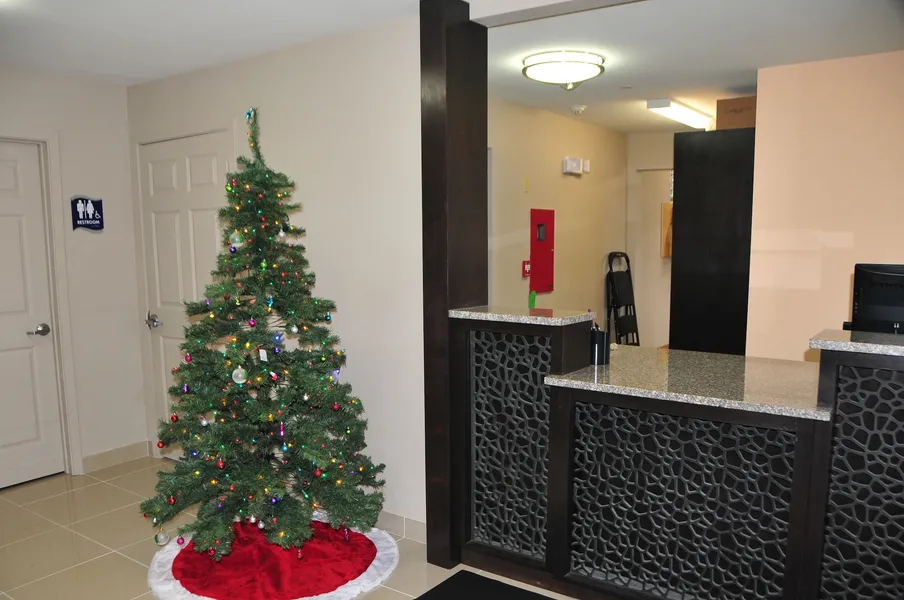 Paradise Inn & Suites hotel detail image 6