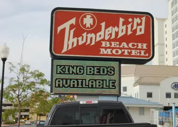 Thunderbird Beach Motel hotel thumbnail 3