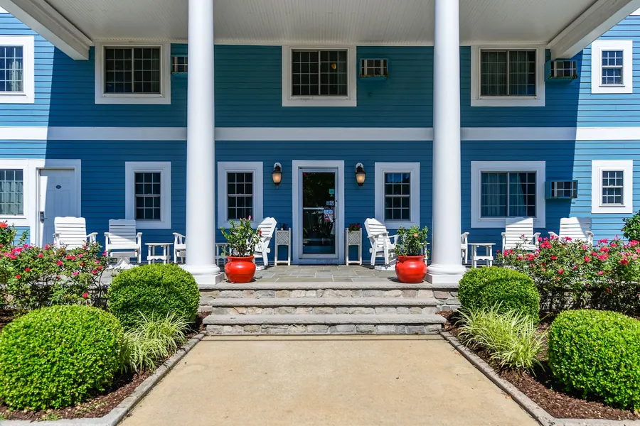 Commander Beach House Hotel hotel detail image 2