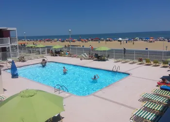 Fish Tales Boardwalk Inn hotel thumbnail 2