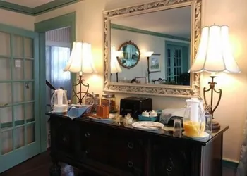 Harborview Inn hotel thumbnail 6
