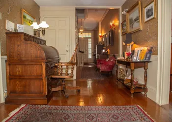 Clark Currier Inn hotel thumbnail 8