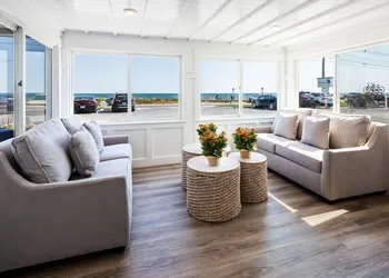 Breakwater Hotel hotel thumbnail 7