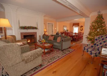 Compass Rose Inn hotel thumbnail 8