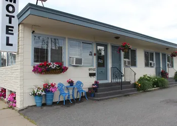 Town & Beach Motel hotel thumbnail 4