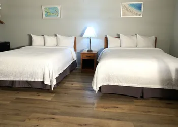 Hyannis Inn hotel thumbnail 7