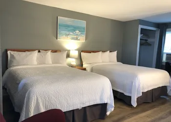 Hyannis Inn hotel thumbnail 8