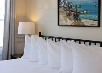 Inn at 7 Central hotel thumbnail 7