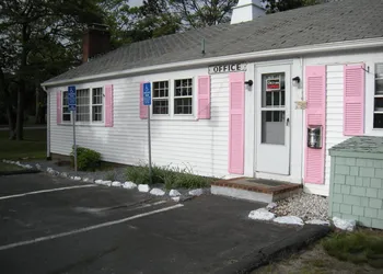 Bass River Motel hotel thumbnail 3