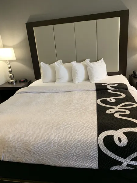 La Quinta Inn & Suites by Wyndham Hattiesburg - I-59 hotel detail image 6