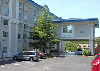 The Colonnade hotel thumbnail 2