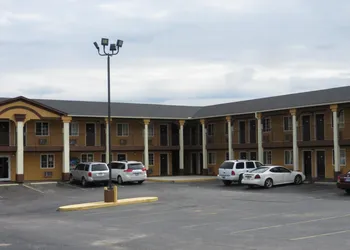 Economy Inn & Suites Joplin hotel thumbnail 4