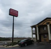 Economy Inn & Suites Joplin hotel detail image 5