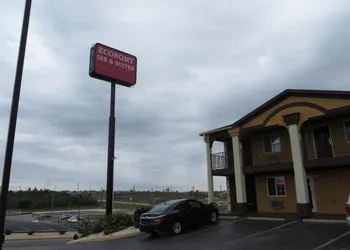 Economy Inn & Suites Joplin hotel thumbnail 5