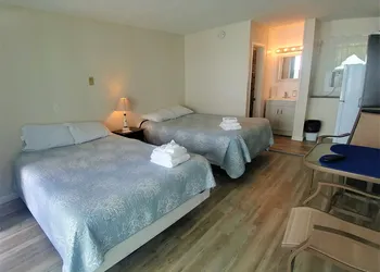 Breakers by the Sea hotel thumbnail 8