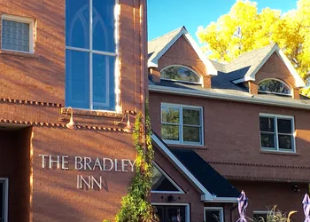 Bradley Boulder Inn hotel thumbnail 2