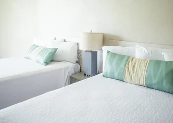 Bristol Plaza Resort Motel hotel thumbnail 8