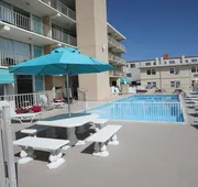 Aquarius Oceanfront Inn hotel detail image 4