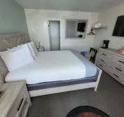 Aquarius Oceanfront Inn hotel detail image 7