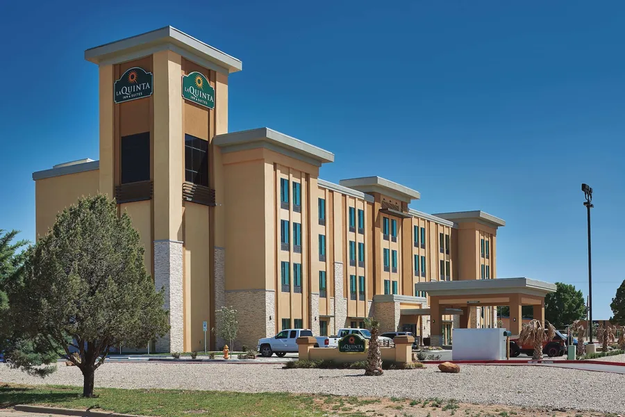 La Quinta Inn & Suites by Wyndham Carlsbad hotel detail image 2