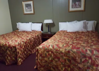 Colonial West Motel hotel thumbnail 2
