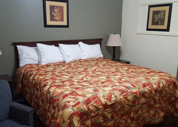 Colonial West Motel hotel thumbnail 3