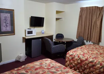 Colonial West Motel hotel thumbnail 4