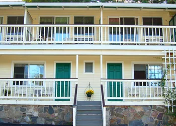 Inn on the Hill hotel thumbnail 5