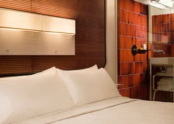 The Standard High Line hotel thumbnail 5