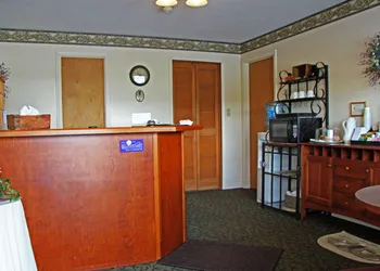 Potsdam Inn hotel thumbnail 6