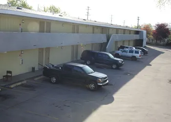 Relax Inn hotel thumbnail 3