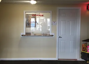 Royal Inn Motel hotel thumbnail 5