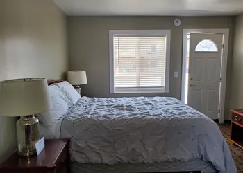 Golden Gate Lodging hotel thumbnail 4