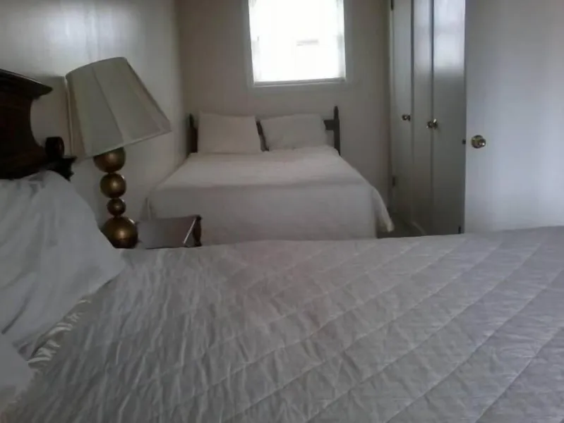 Golden Gate Lodging hotel detail image 6