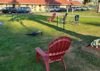 Theater Motel hotel thumbnail 3