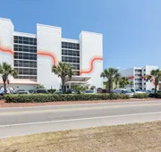 Golden Sands Carolina Beach Oceanfront, Tapestry by Hilton hotel detail image 4