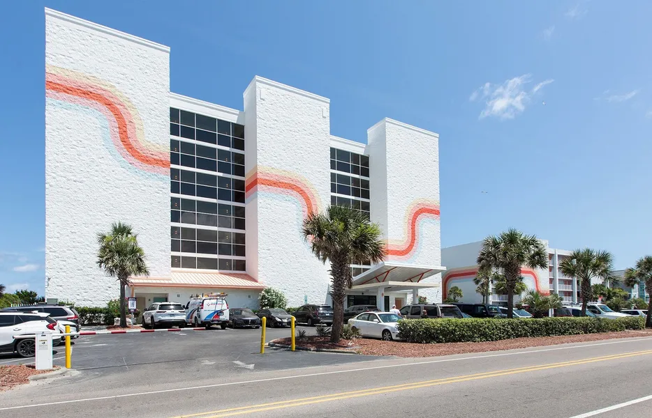 Golden Sands Carolina Beach Oceanfront, Tapestry by Hilton hotel detail image 6