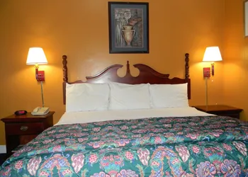 Fairfax Motel hotel thumbnail 6