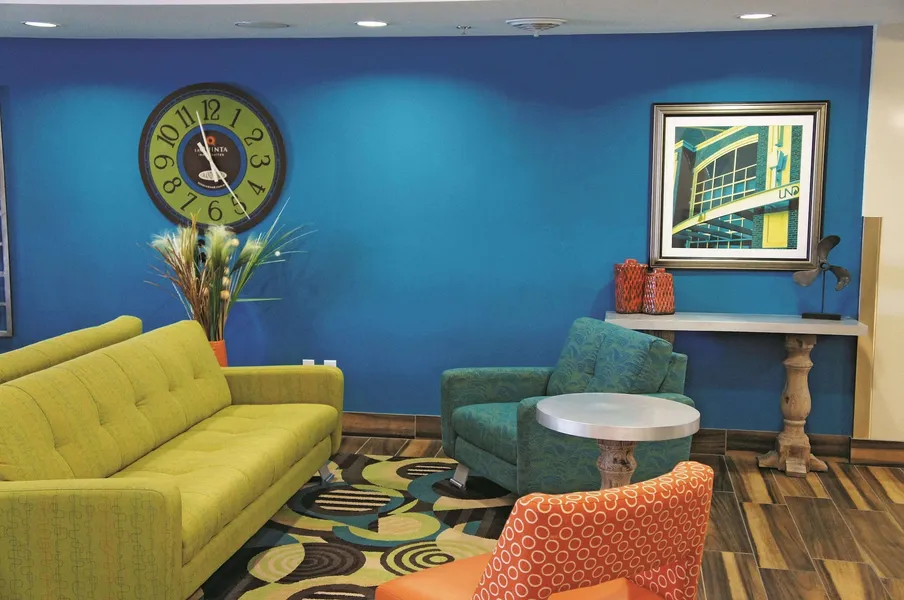 La Quinta Inn & Suites by Wyndham Grand Forks hotel detail image 2