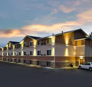 Super 8 by Wyndham Minot Airport hotel detail image 3
