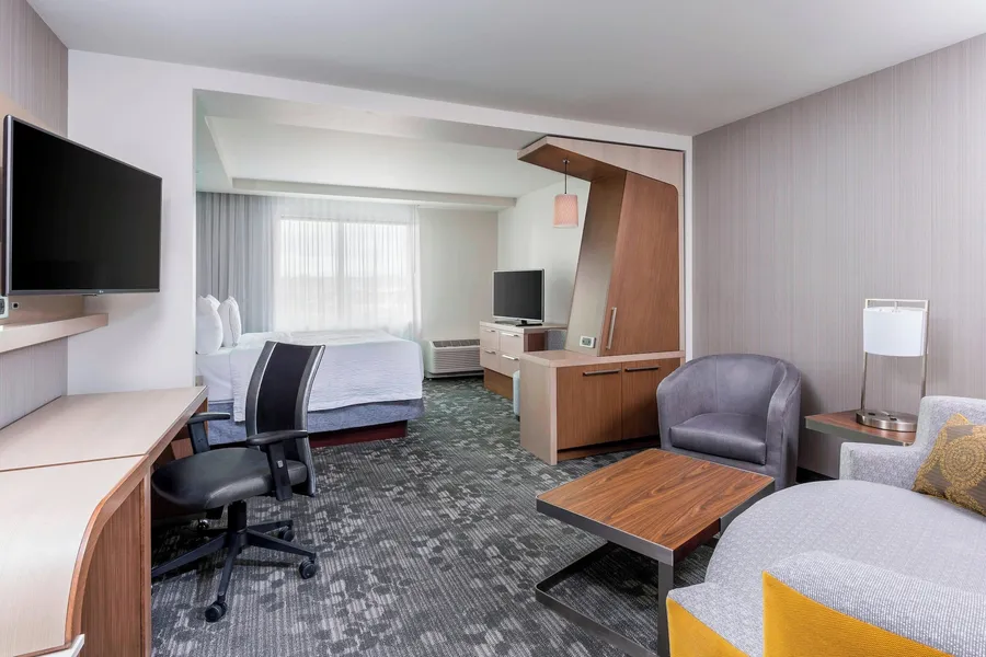 Courtyard by Marriott Bismarck North hotel detail image 6