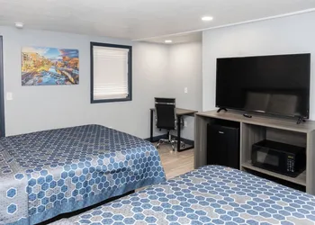 Hillsboro Inn & Suites hotel thumbnail 3