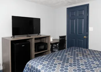 Hillsboro Inn & Suites hotel thumbnail 5