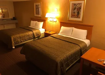 Deluxe Inn hotel thumbnail 6